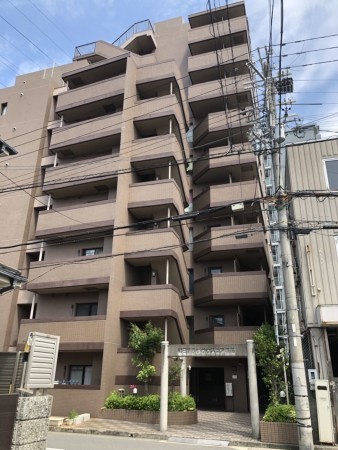 姫路市飾磨区三宅、マンションの外観画像です