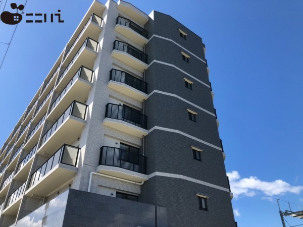 姫路市東辻井、マンションの外観画像です