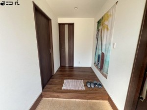 姫路市広畑区蒲田、中古一戸建ての玄関画像です