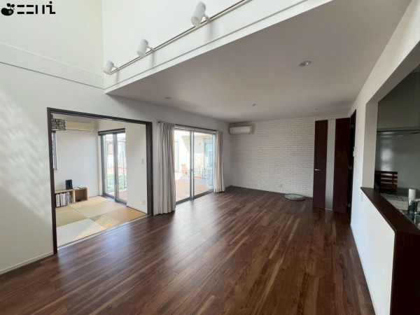 姫路市広畑区蒲田、中古一戸建ての居間画像です