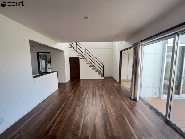 姫路市広畑区蒲田、中古一戸建ての居間画像です