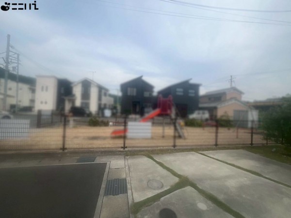 姫路市広畑区蒲田、中古一戸建ての駐車場画像です