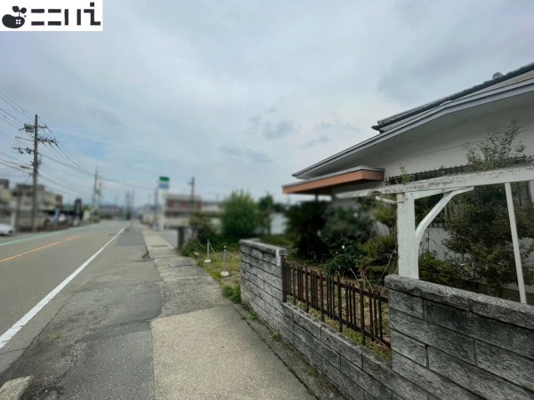 たつの市揖保川町山津屋、土地の前面道路を含む現地写真画像です