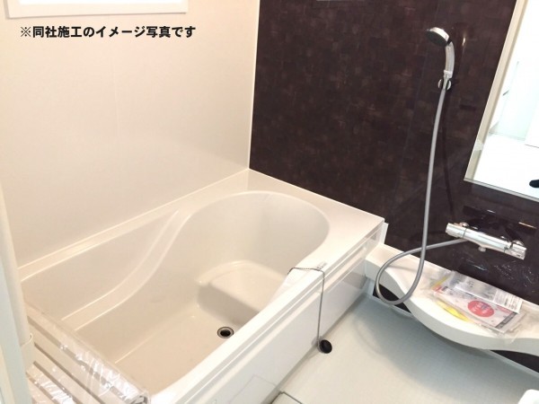 姫路市飾磨区阿成、新築一戸建ての風呂画像です