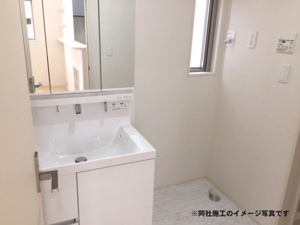 姫路市飾磨区阿成、新築一戸建ての洗面画像です