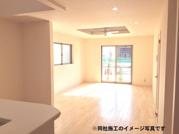 姫路市飾磨区阿成、新築一戸建ての居間画像です