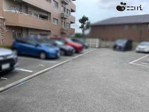 姫路市八代東光寺町、マンションの駐車場画像です