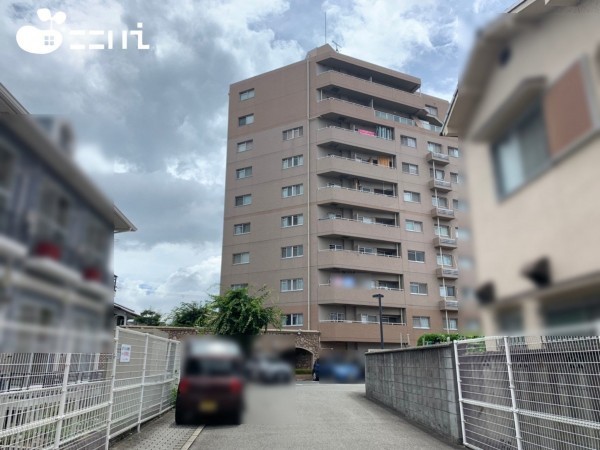 姫路市八代東光寺町、マンションの外観画像です