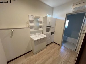 相生市那波本町、中古一戸建ての洗面画像です