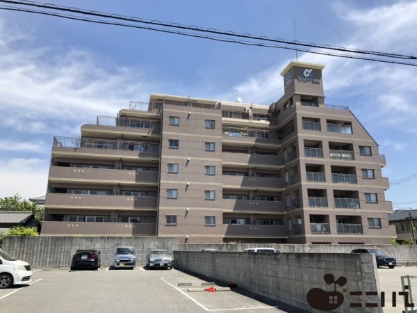 姫路市五軒邸、マンションの外観画像です