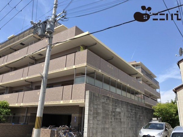 姫路市五軒邸、マンションの外観画像です