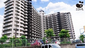 姫路市飾磨区加茂、マンションの外観画像です