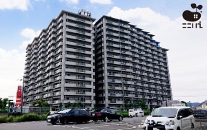 姫路市飾磨区加茂、マンションの外観画像です