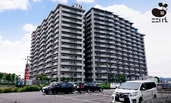 姫路市飾磨区加茂、マンションの外観画像です