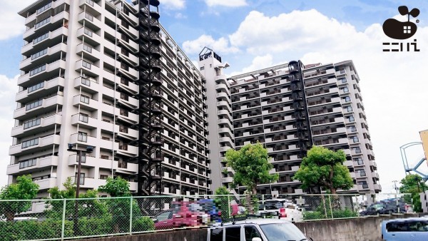 姫路市飾磨区加茂、マンションの外観画像です