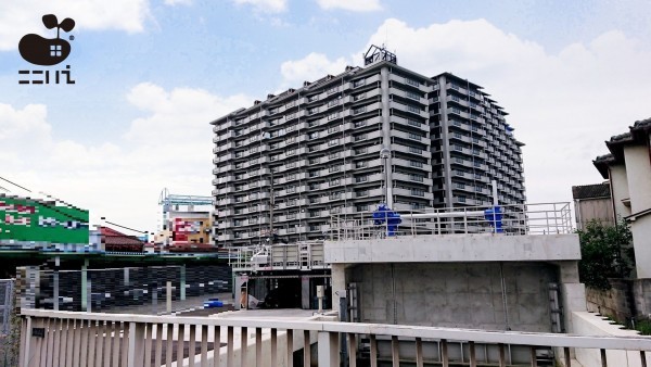 姫路市飾磨区加茂、マンションの外観画像です