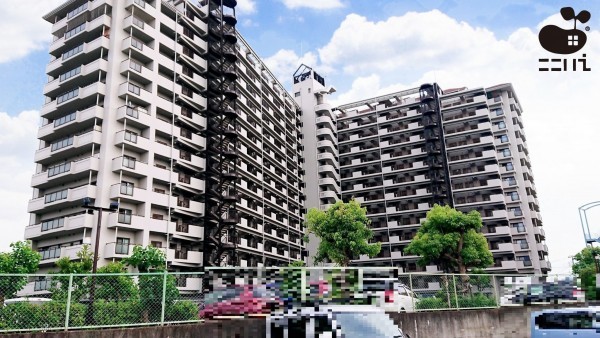 姫路市飾磨区加茂、マンションの外観画像です