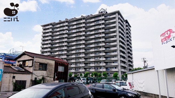 姫路市飾磨区加茂、マンションの外観画像です