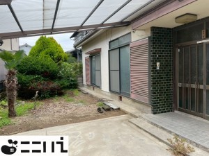 揖保郡太子町岩見構、中古一戸建ての玄関画像です