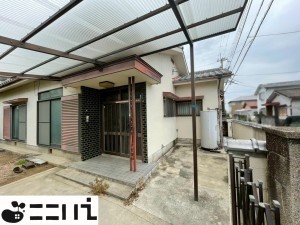 揖保郡太子町岩見構、中古一戸建ての玄関画像です