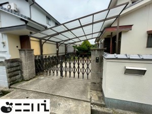 揖保郡太子町岩見構、中古一戸建ての駐車場画像です