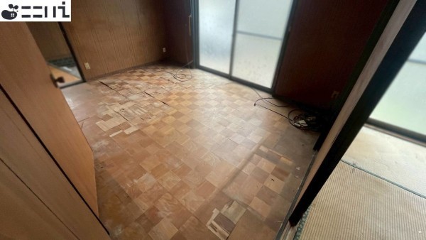 揖保郡太子町岩見構、中古一戸建ての居間画像です