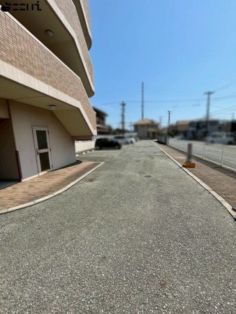 姫路市北原、マンションの駐車場画像です