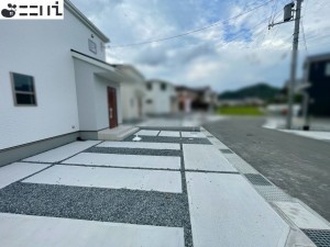 たつの市龍野町末政、新築一戸建ての前面道路を含む現地写真画像です