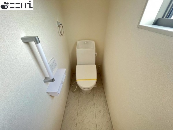 たつの市龍野町末政、新築一戸建てのトイレ画像です