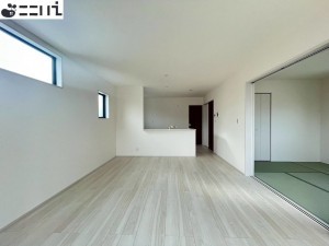 たつの市龍野町末政、新築一戸建ての居間画像です