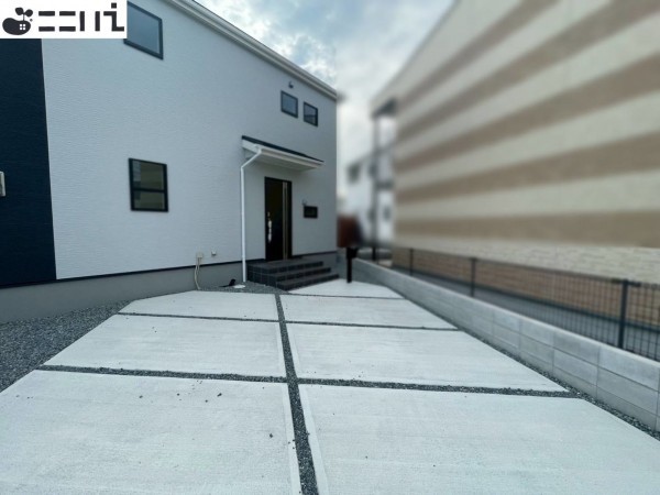 たつの市龍野町末政、新築一戸建ての駐車場画像です