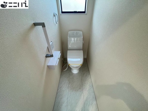 たつの市龍野町末政、新築一戸建てのトイレ画像です