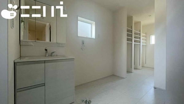 姫路市四郷町、新築一戸建ての洗面画像です