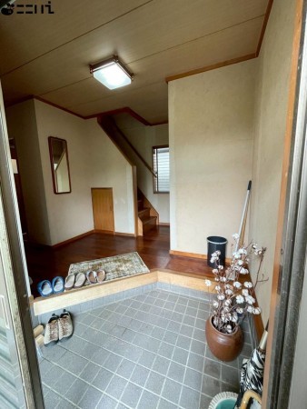 たつの市龍野町中井、中古一戸建ての玄関画像です