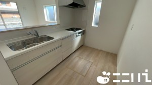 姫路市飾磨区西浜町、新築一戸建てのキッチン画像です