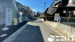 姫路市飾磨区西浜町、新築一戸建ての前面道路を含む現地写真画像です