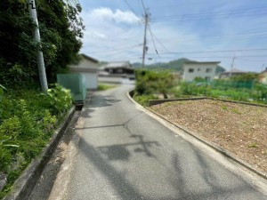 たつの市神岡町大住寺、土地の前面道路を含む現地写真画像です