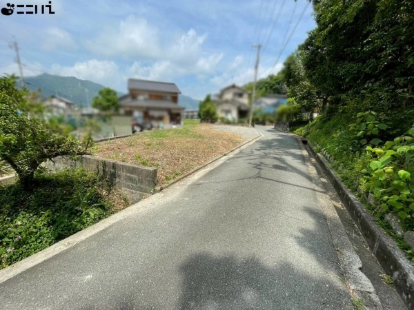 たつの市神岡町大住寺、土地の前面道路を含む現地写真画像です