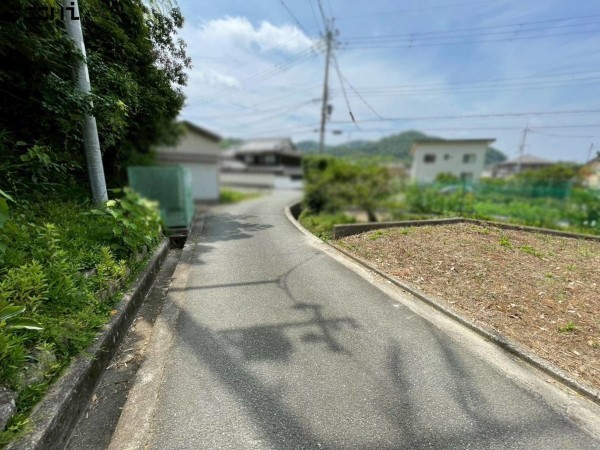 たつの市神岡町大住寺、土地の前面道路を含む現地写真画像です