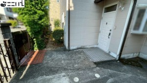 揖保郡太子町東保、中古一戸建ての玄関画像です