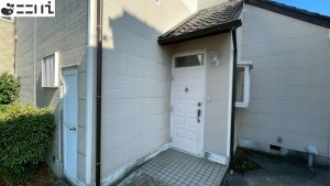 揖保郡太子町東保、中古一戸建ての玄関画像です