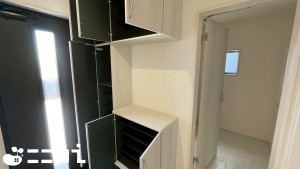 姫路市継、新築一戸建ての玄関画像です