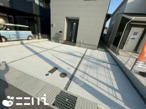 姫路市継、新築一戸建ての駐車場画像です
