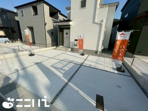 姫路市継、新築一戸建ての駐車場画像です