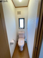 たつの市龍野町中村、中古一戸建てのトイレ画像です
