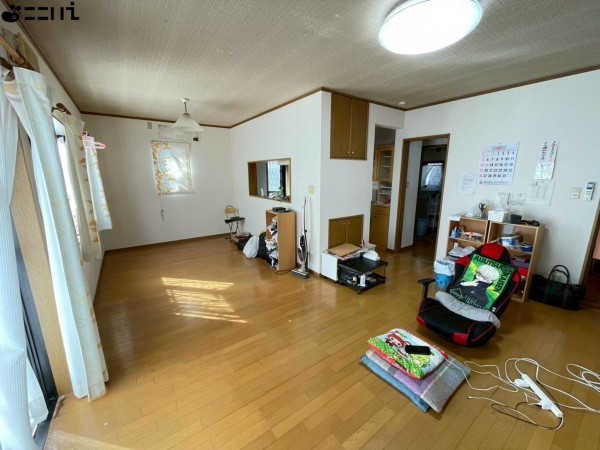 たつの市龍野町中村、中古一戸建ての居間画像です