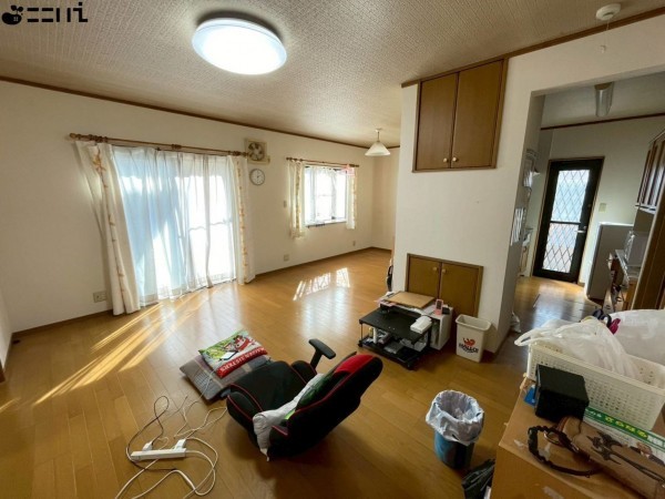 たつの市龍野町中村、中古一戸建ての居間画像です