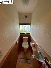 相生市若狭野町入野、中古一戸建てのトイレ画像です