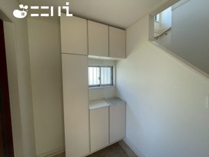 姫路市田寺、中古一戸建ての玄関画像です