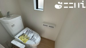 姫路市広畑区西蒲田、新築一戸建てのトイレ画像です